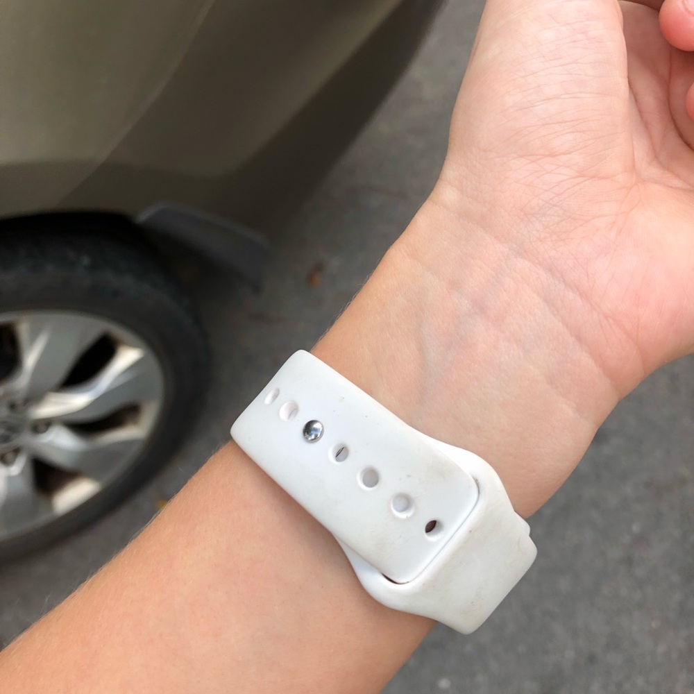 Apple Watch - Picture 2 of 4